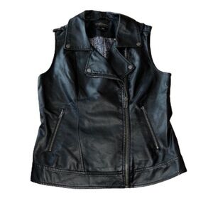 Bagatelle faux leather motorcycle vest EUC size S
